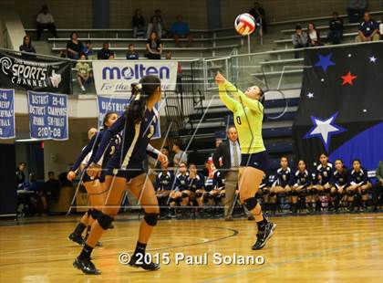 Thumbnail 3 in Holy Cross vs. Fort Bend Christian Academy  (TAPPS 4A Semifinal) photogallery.
