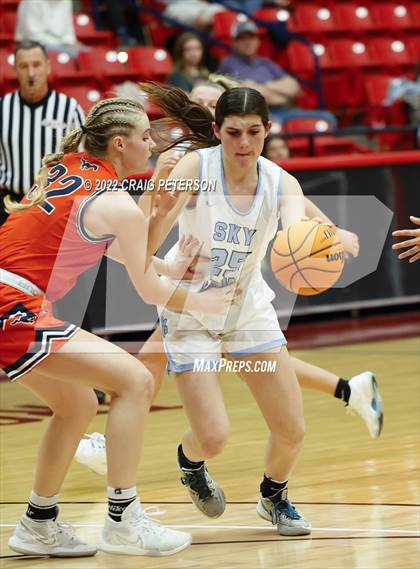 Thumbnail 1 in Sky View vs. Mountain Crest (UHSAA 4A Quarterfinal Playoff) photogallery.