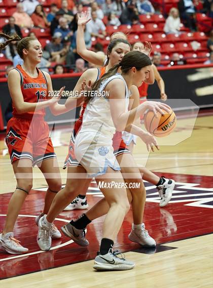 Thumbnail 3 in Sky View vs. Mountain Crest (UHSAA 4A Quarterfinal Playoff) photogallery.