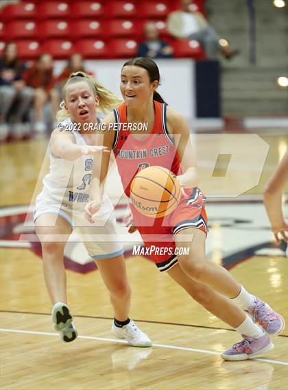 Thumbnail 3 in Sky View vs. Mountain Crest (UHSAA 4A Quarterfinal Playoff) photogallery.