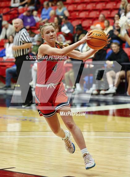Thumbnail 3 in Sky View vs. Mountain Crest (UHSAA 4A Quarterfinal Playoff) photogallery.