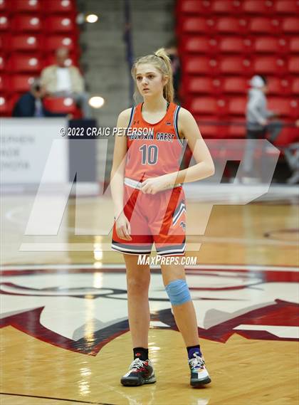Thumbnail 2 in Sky View vs. Mountain Crest (UHSAA 4A Quarterfinal Playoff) photogallery.