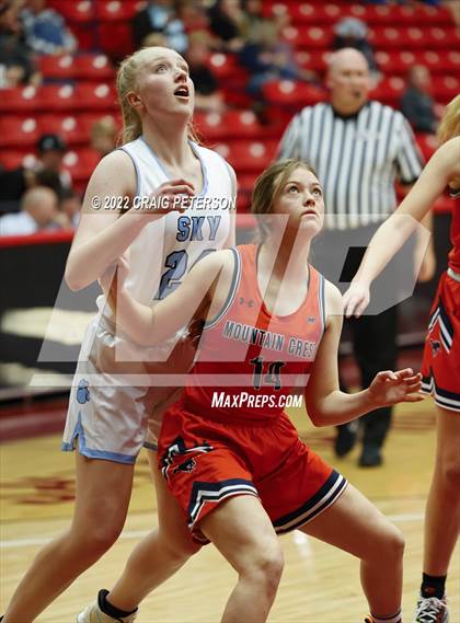 Thumbnail 1 in Sky View vs. Mountain Crest (UHSAA 4A Quarterfinal Playoff) photogallery.