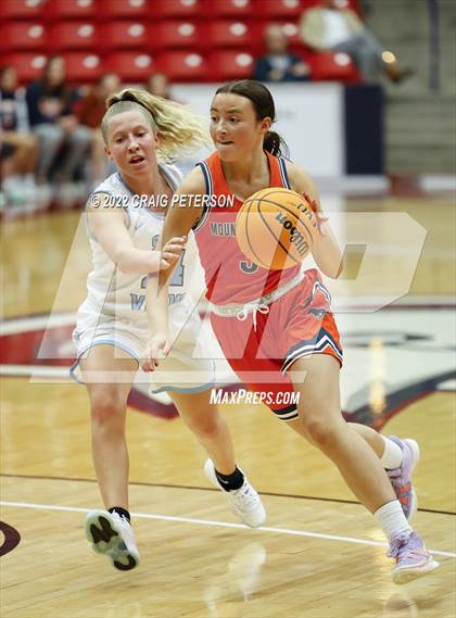 Thumbnail 1 in Sky View vs. Mountain Crest (UHSAA 4A Quarterfinal Playoff) photogallery.