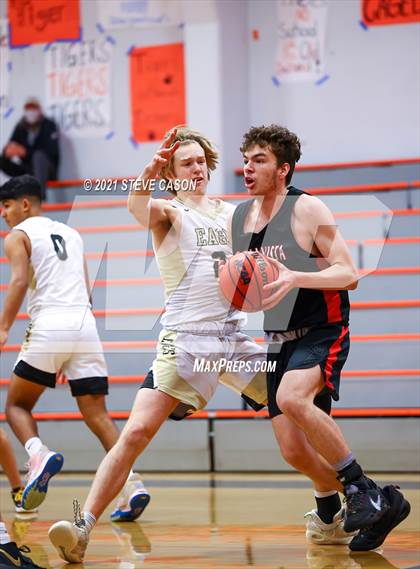 Thumbnail 2 in Bella Vista vs Enochs (Tiger Classic) photogallery.