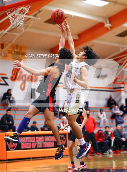 Thumbnail 2 in Bella Vista vs Enochs (Tiger Classic) photogallery.