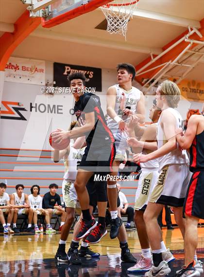 Thumbnail 3 in Bella Vista vs Enochs (Tiger Classic) photogallery.