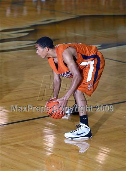 Thumbnail 1 in Kingwood Park vs San Antonio Madison (McDonalds Texas Invitational) photogallery.