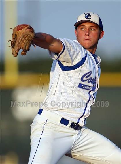 Thumbnail 1 in Stony Point vs. Cypress Creek photogallery.