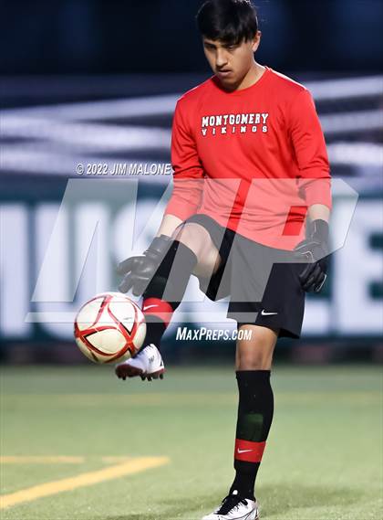 Thumbnail 2 in Montgomery vs. De La Salle (CIFNCS D1 Final) photogallery.