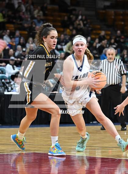 Thumbnail 2 in Valor Christian vs. Arapahoe (CHSAA 6A Great 8) photogallery.