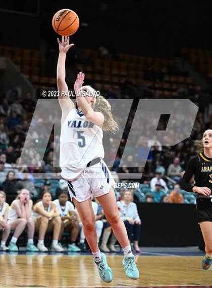 Thumbnail 2 in Valor Christian vs. Arapahoe (CHSAA 6A Great 8) photogallery.