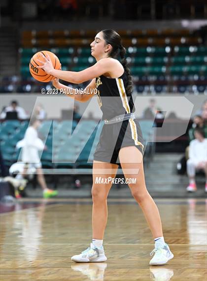 Thumbnail 3 in Valor Christian vs. Arapahoe (CHSAA 6A Great 8) photogallery.