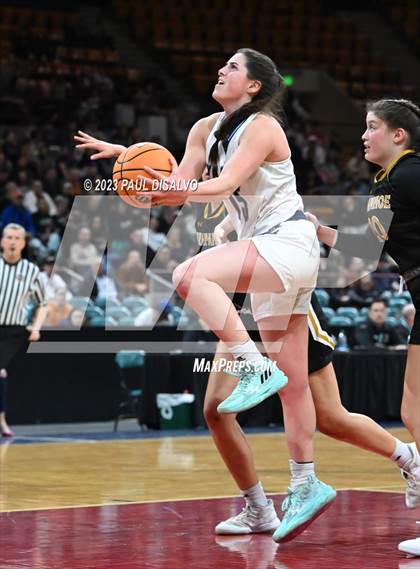 Thumbnail 2 in Valor Christian vs. Arapahoe (CHSAA 6A Great 8) photogallery.