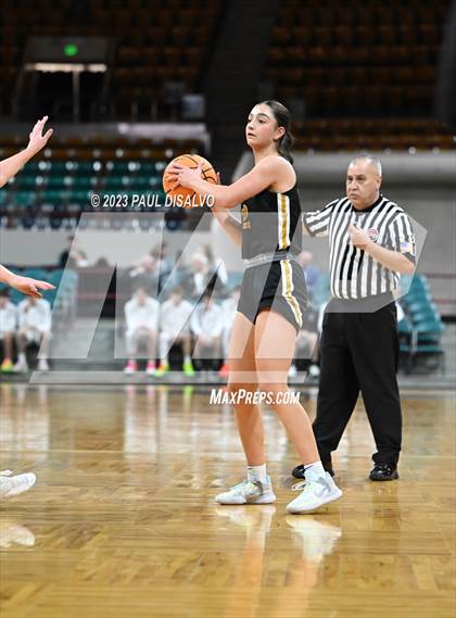 Thumbnail 2 in Valor Christian vs. Arapahoe (CHSAA 6A Great 8) photogallery.