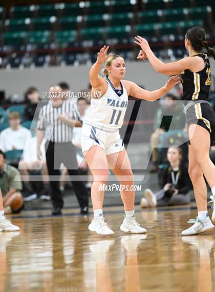 Thumbnail 2 in Valor Christian vs. Arapahoe (CHSAA 6A Great 8) photogallery.