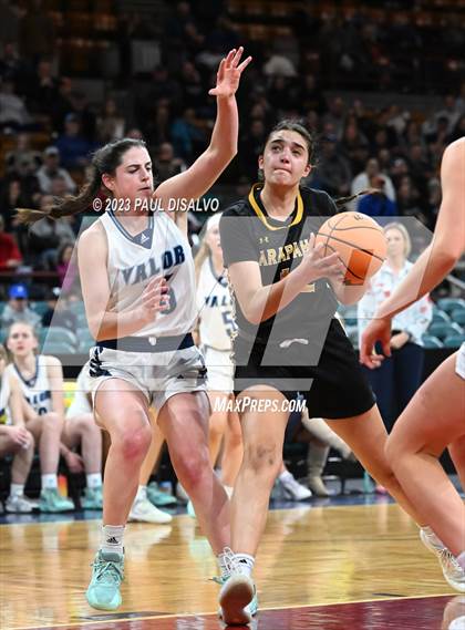Thumbnail 1 in Valor Christian vs. Arapahoe (CHSAA 6A Great 8) photogallery.