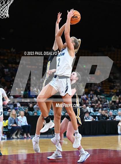 Thumbnail 3 in Valor Christian vs. Arapahoe (CHSAA 6A Great 8) photogallery.