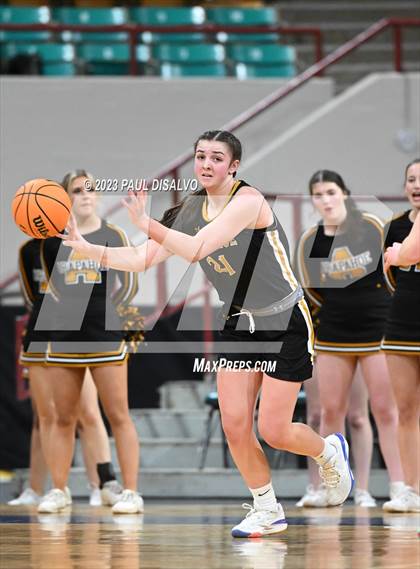 Thumbnail 1 in Valor Christian vs. Arapahoe (CHSAA 6A Great 8) photogallery.