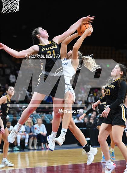 Thumbnail 2 in Valor Christian vs. Arapahoe (CHSAA 6A Great 8) photogallery.