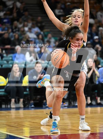 Thumbnail 3 in Valor Christian vs. Arapahoe (CHSAA 6A Great 8) photogallery.