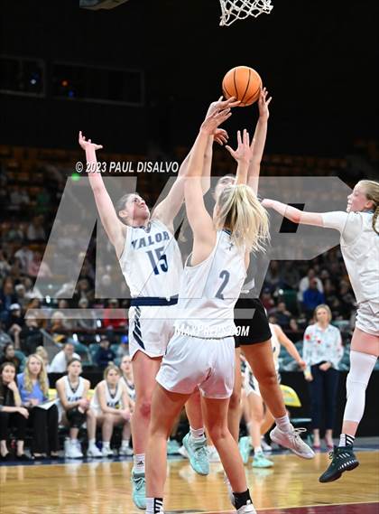 Thumbnail 2 in Valor Christian vs. Arapahoe (CHSAA 6A Great 8) photogallery.