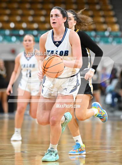 Thumbnail 1 in Valor Christian vs. Arapahoe (CHSAA 6A Great 8) photogallery.