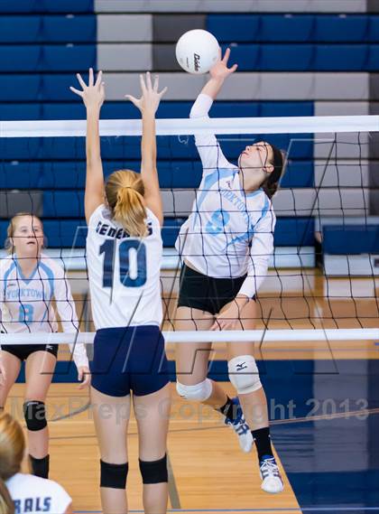 Thumbnail 2 in Yorktown vs Washington-Lee Freshman (Jr. Volleyball Brawl II Prelims) photogallery.