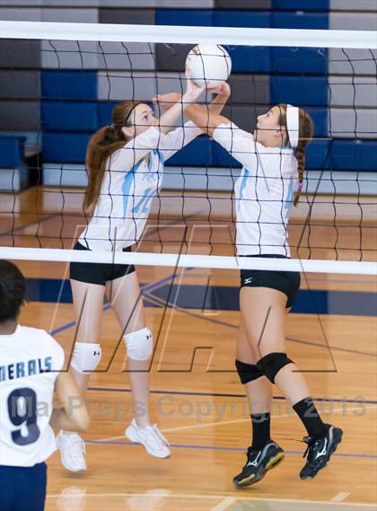 Thumbnail 3 in Yorktown vs Washington-Lee Freshman (Jr. Volleyball Brawl II Prelims) photogallery.