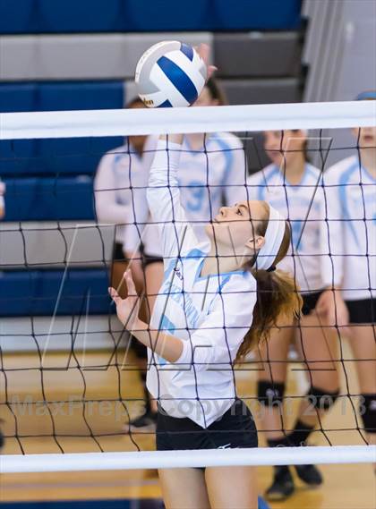 Thumbnail 2 in Yorktown vs Washington-Lee Freshman (Jr. Volleyball Brawl II Prelims) photogallery.