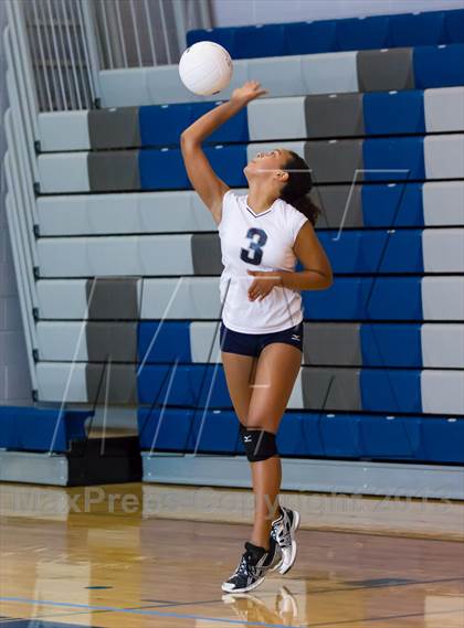 Thumbnail 3 in Yorktown vs Washington-Lee Freshman (Jr. Volleyball Brawl II Prelims) photogallery.
