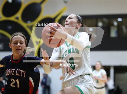 Thumbnail 2 in Grove City vs Dublin Coffman (OHSAA D1 District Final) photogallery.