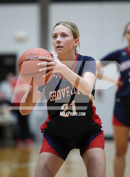 Thumbnail 1 in Grove City vs Dublin Coffman (OHSAA D1 District Final) photogallery.