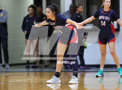 Thumbnail 3 in Grove City vs Dublin Coffman (OHSAA D1 District Final) photogallery.