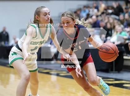 Thumbnail 2 in Grove City vs Dublin Coffman (OHSAA D1 District Final) photogallery.