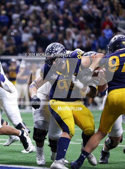 Thumbnail 2 in Highland Park vs. Lone Star (UIL 5A D1 Quarterfinals) photogallery.