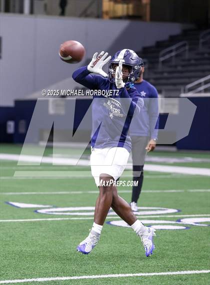 Thumbnail 1 in Highland Park vs. Lone Star (UIL 5A D1 Quarterfinals) photogallery.