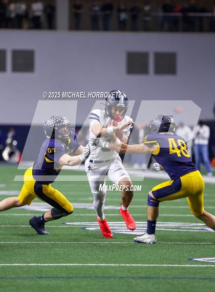 Thumbnail 3 in Highland Park vs. Lone Star (UIL 5A D1 Quarterfinals) photogallery.