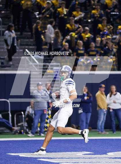 Thumbnail 3 in Highland Park vs. Lone Star (UIL 5A D1 Quarterfinals) photogallery.