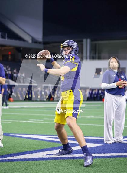 Thumbnail 3 in Highland Park vs. Lone Star (UIL 5A D1 Quarterfinals) photogallery.
