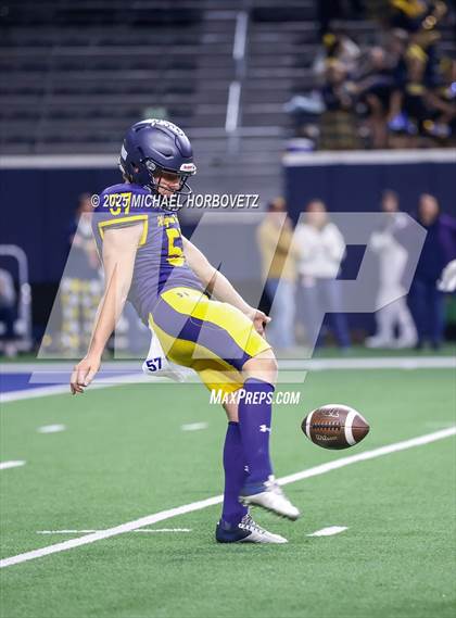 Thumbnail 2 in Highland Park vs. Lone Star (UIL 5A D1 Quarterfinals) photogallery.