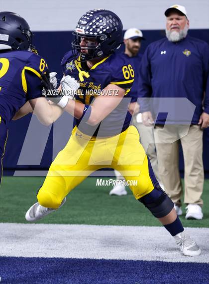 Thumbnail 1 in Highland Park vs. Lone Star (UIL 5A D1 Quarterfinals) photogallery.