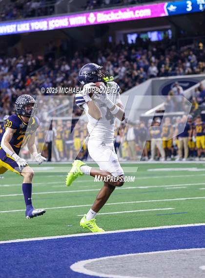 Thumbnail 3 in Highland Park vs. Lone Star (UIL 5A D1 Quarterfinals) photogallery.