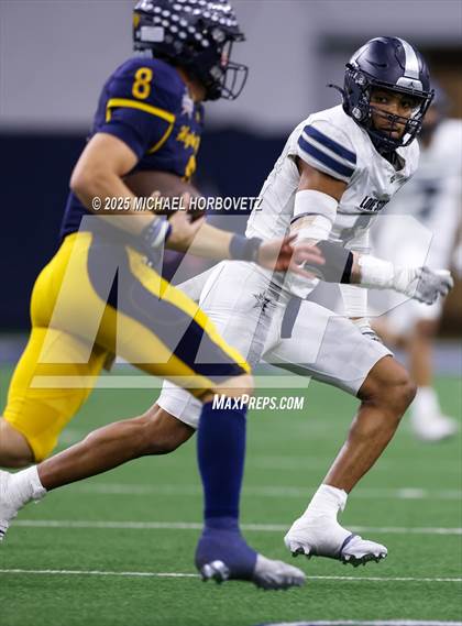 Thumbnail 2 in Highland Park vs. Lone Star (UIL 5A D1 Quarterfinals) photogallery.