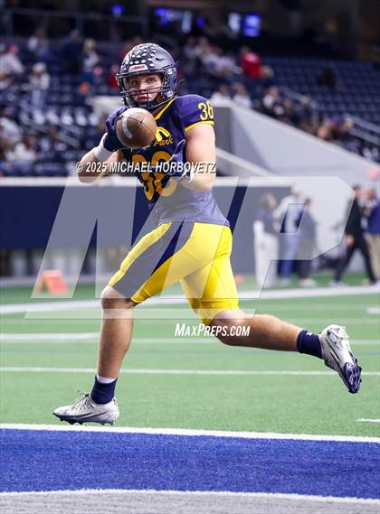 Thumbnail 2 in Highland Park vs. Lone Star (UIL 5A D1 Quarterfinals) photogallery.
