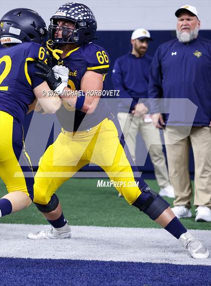 Thumbnail 3 in Highland Park vs. Lone Star (UIL 5A D1 Quarterfinals) photogallery.