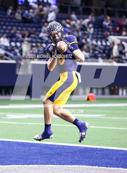 Thumbnail 2 in Highland Park vs. Lone Star (UIL 5A D1 Quarterfinals) photogallery.