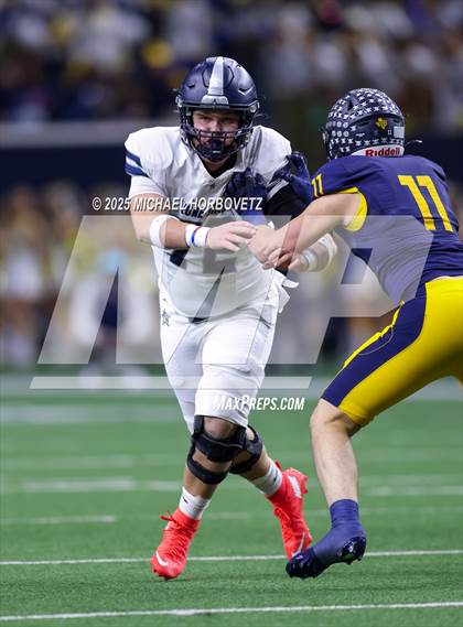 Thumbnail 2 in Highland Park vs. Lone Star (UIL 5A D1 Quarterfinals) photogallery.