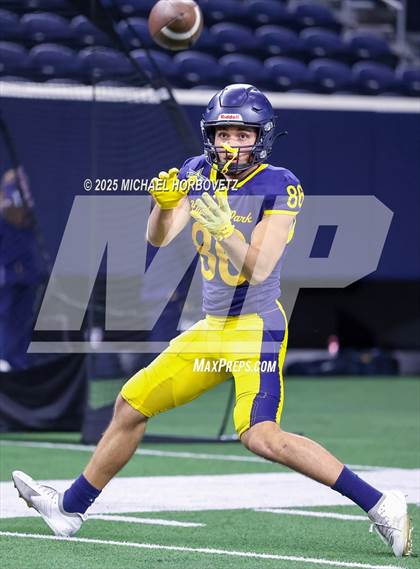 Thumbnail 2 in Highland Park vs. Lone Star (UIL 5A D1 Quarterfinals) photogallery.