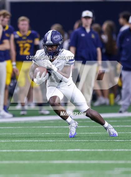 Thumbnail 3 in Highland Park vs. Lone Star (UIL 5A D1 Quarterfinals) photogallery.